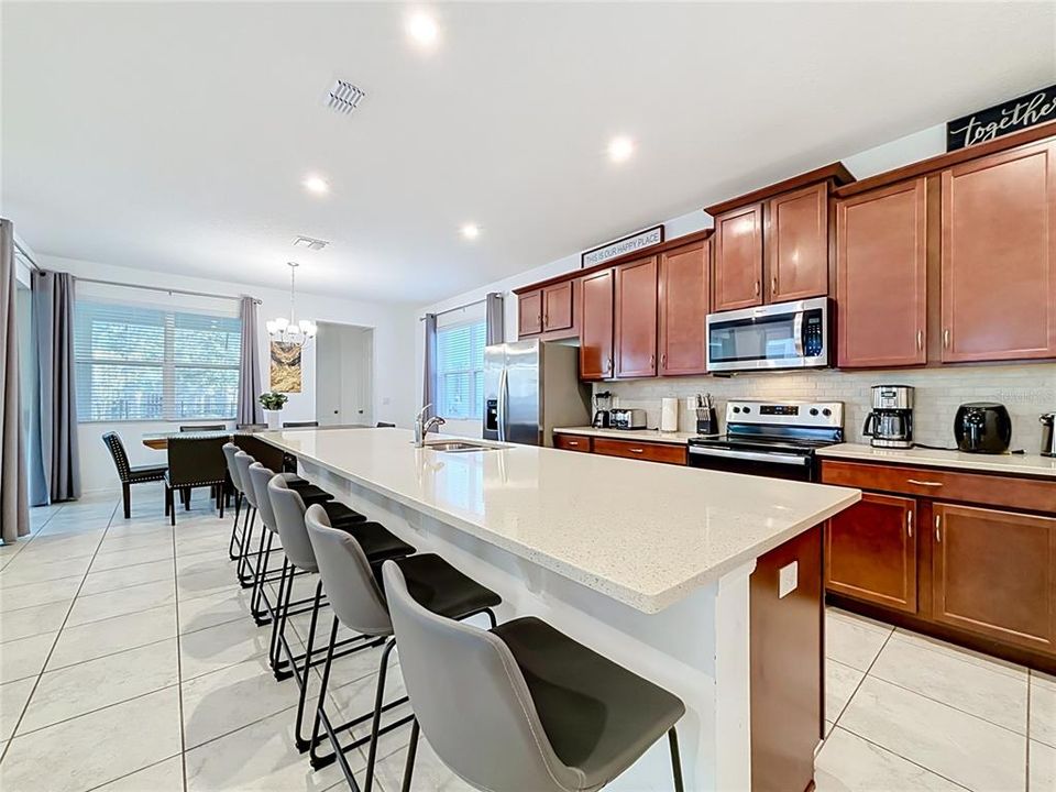 En Venta: $549,000 (6 camas, 4 baños, 2987 Pies cuadrados)