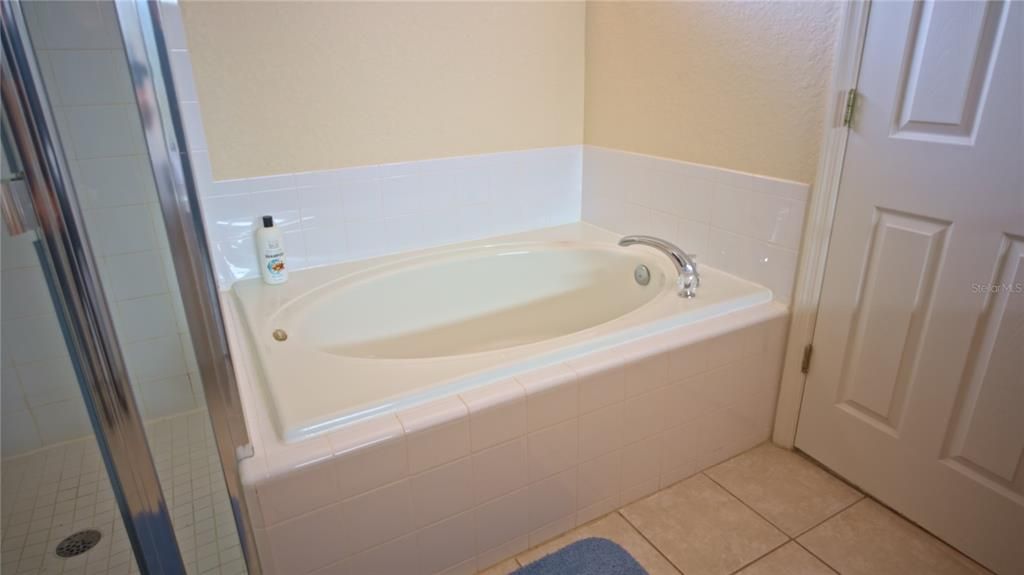 For Sale: $425,000 (4 beds, 2 baths, 2072 Square Feet)