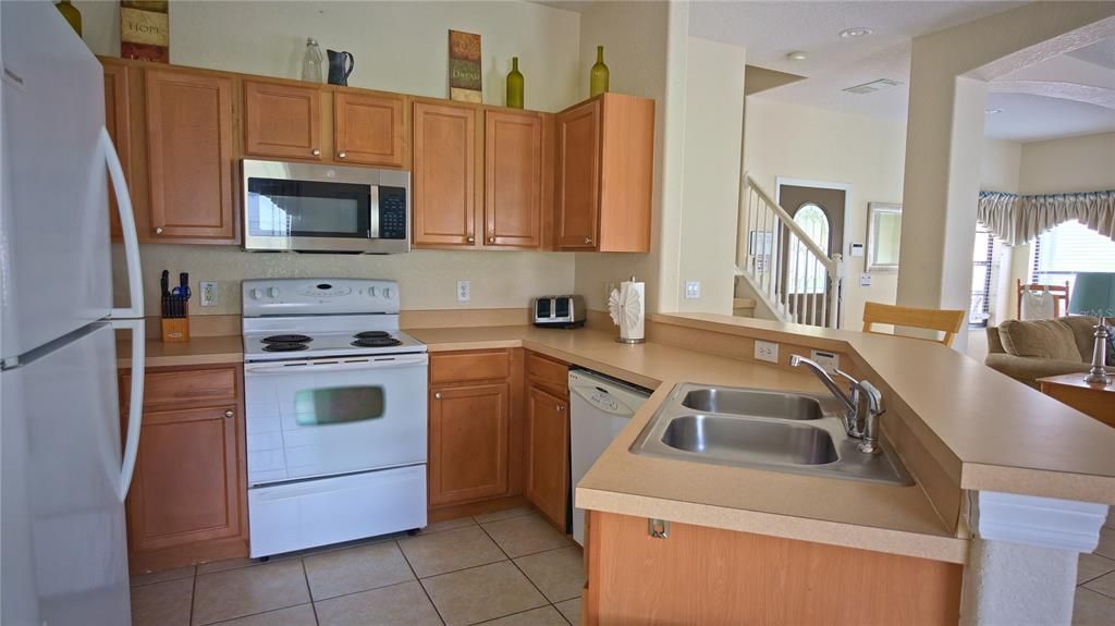 For Sale: $425,000 (4 beds, 2 baths, 2072 Square Feet)
