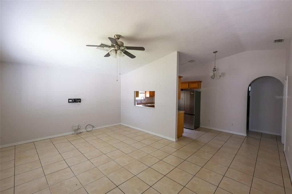For Rent: $2,800 (2 beds, 2 baths, 1036 Square Feet)