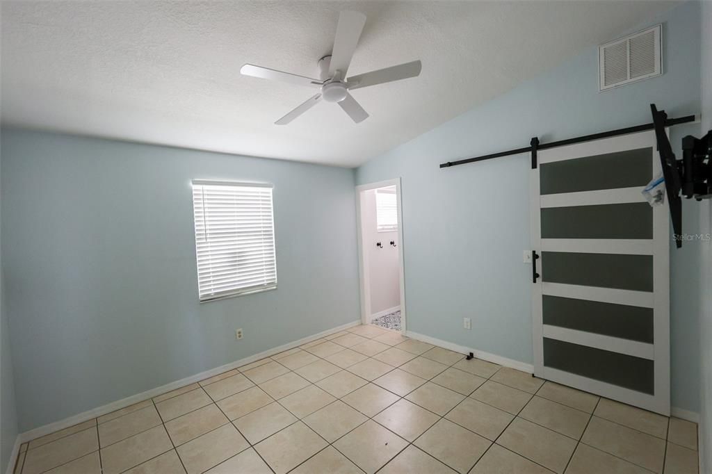 For Rent: $2,800 (2 beds, 2 baths, 1036 Square Feet)