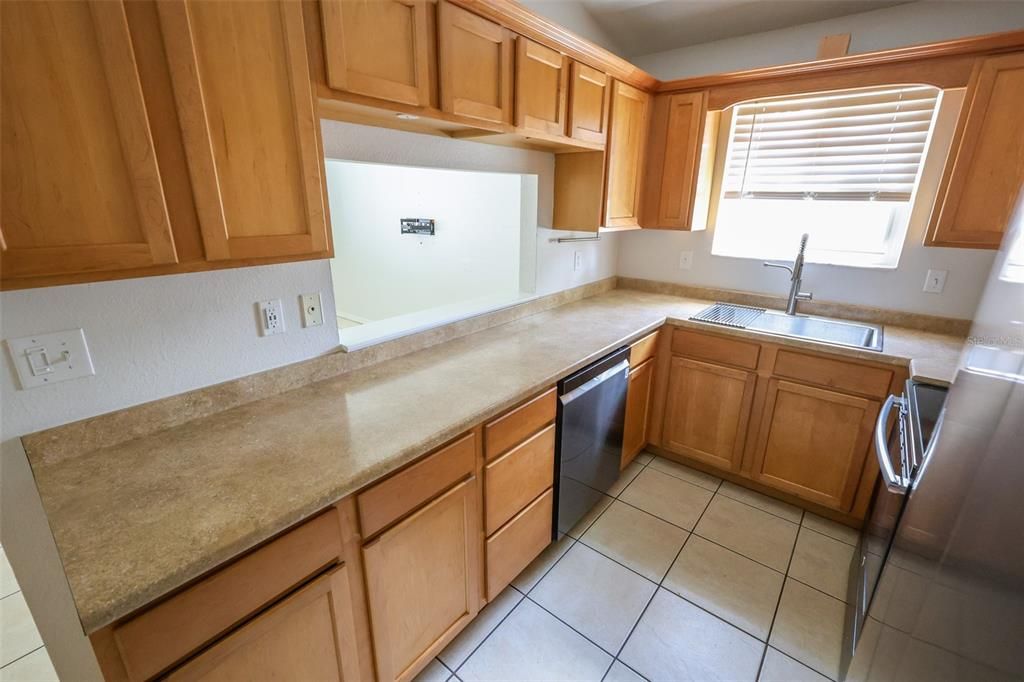 For Rent: $2,800 (2 beds, 2 baths, 1036 Square Feet)