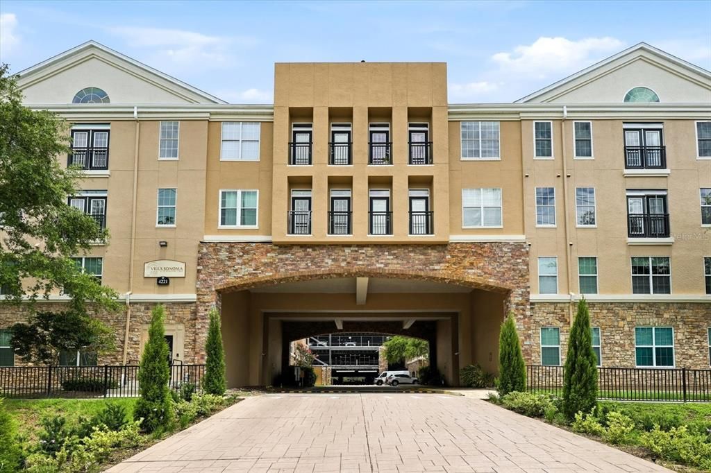 For Rent: $2,000 (2 beds, 2 baths, 1080 Square Feet)