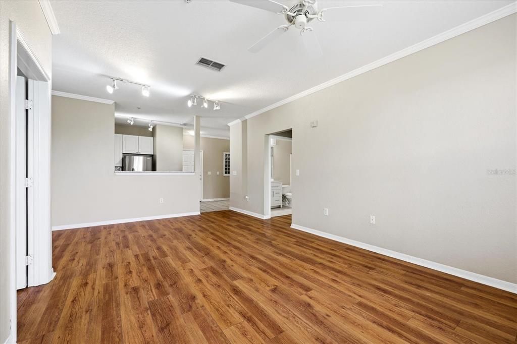 For Rent: $2,000 (2 beds, 2 baths, 1080 Square Feet)