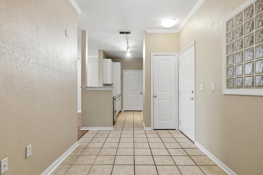 For Rent: $2,000 (2 beds, 2 baths, 1080 Square Feet)