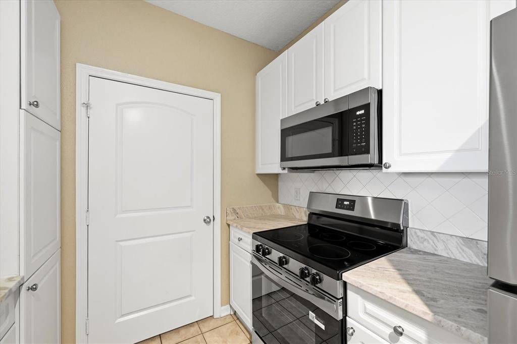 For Rent: $2,000 (2 beds, 2 baths, 1080 Square Feet)