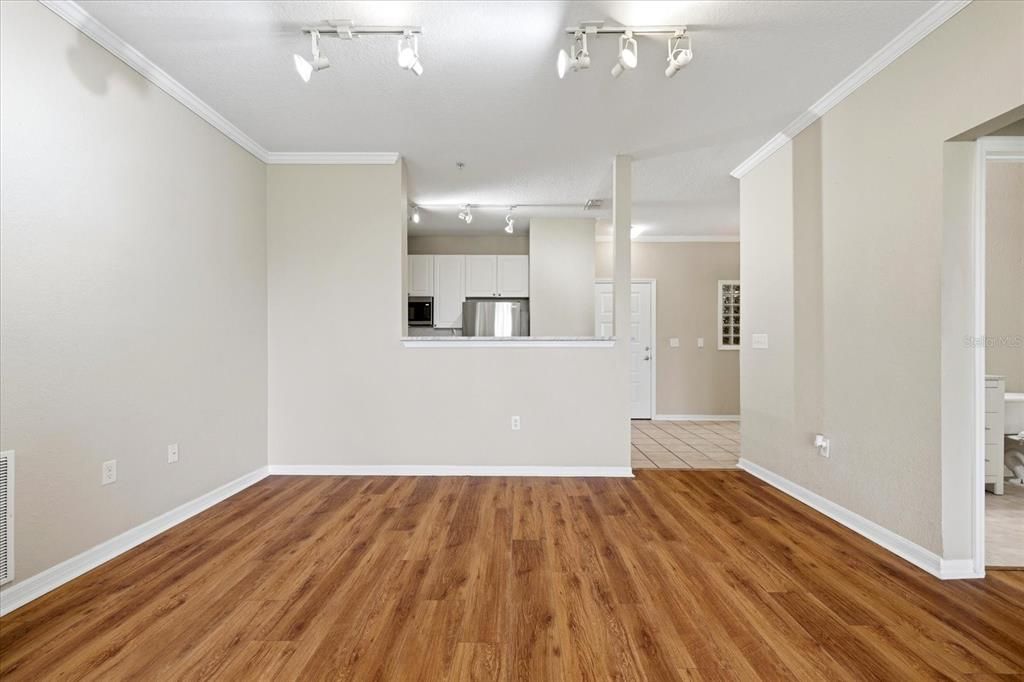 For Rent: $2,000 (2 beds, 2 baths, 1080 Square Feet)