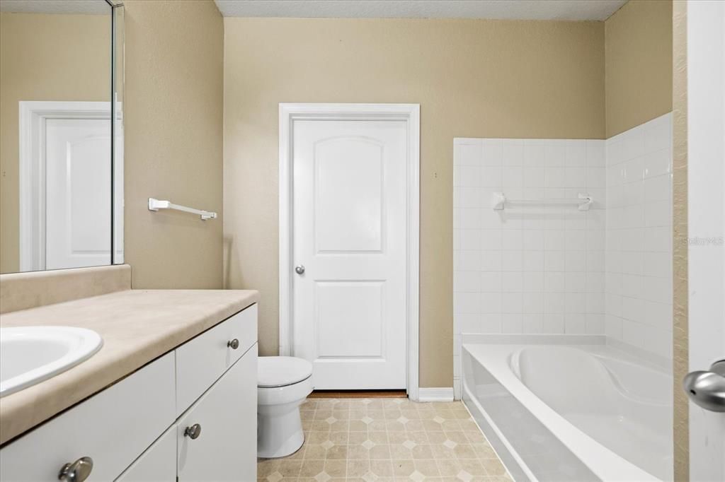 For Rent: $2,000 (2 beds, 2 baths, 1080 Square Feet)