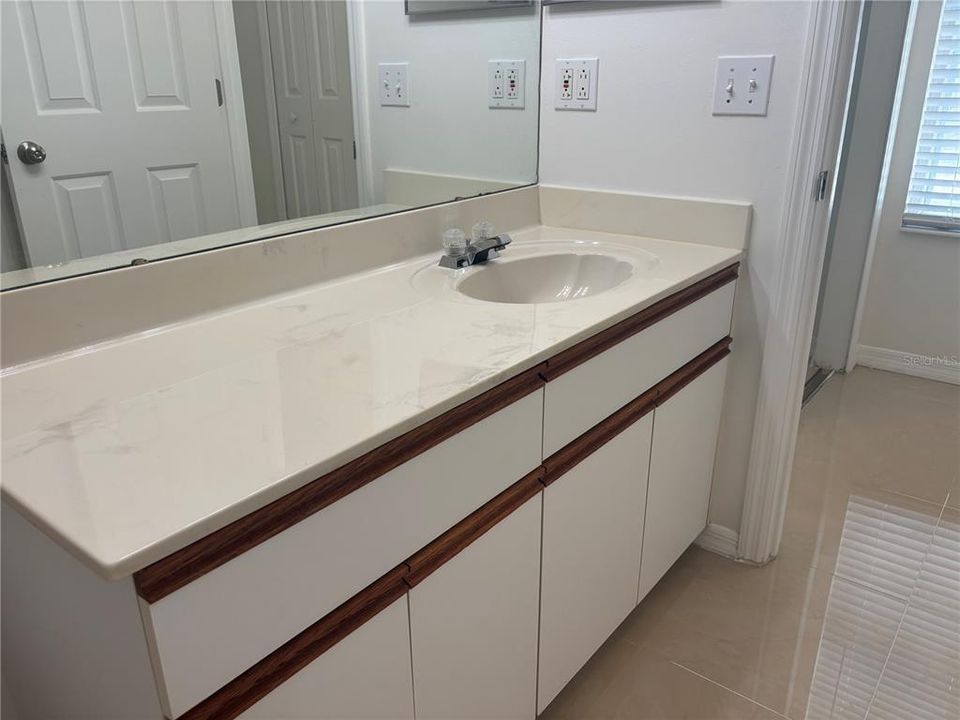 For Rent: $2,200 (2 beds, 2 baths, 1281 Square Feet)