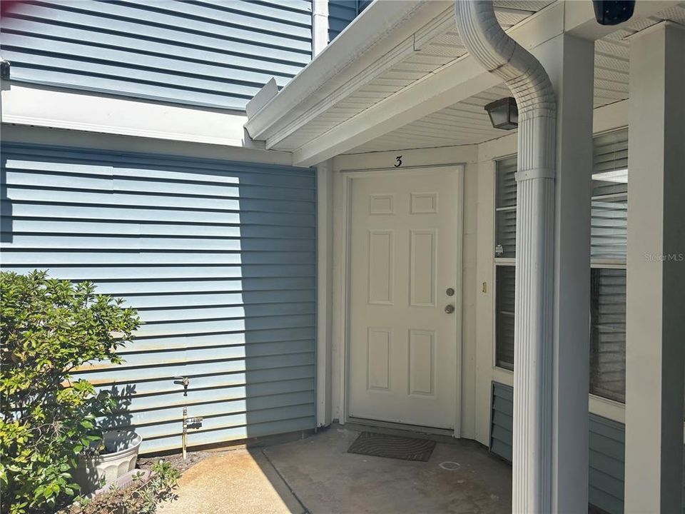 For Rent: $2,200 (2 beds, 2 baths, 1281 Square Feet)