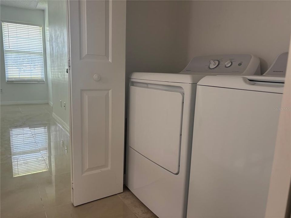 For Rent: $2,200 (2 beds, 2 baths, 1281 Square Feet)