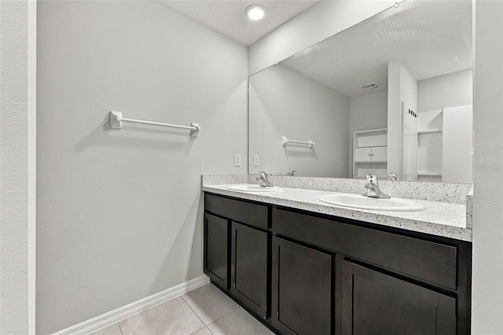 For Sale: $309,900 (3 beds, 2 baths, 1516 Square Feet)