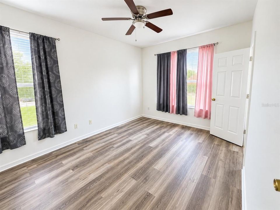 For Rent: $2,250 (4 beds, 3 baths, 1642 Square Feet)