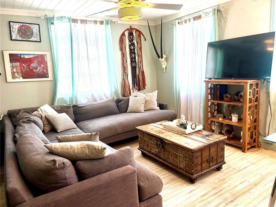 For Rent: $4,000 (3 beds, 2 baths, 1173 Square Feet)