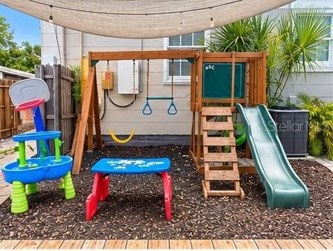 For Rent: $4,000 (3 beds, 2 baths, 1173 Square Feet)