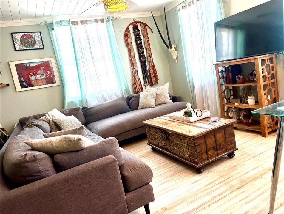For Rent: $4,000 (3 beds, 2 baths, 1173 Square Feet)
