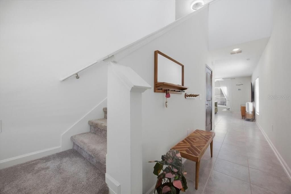 На продажу: $319,999 (4 спален, 2 ванн, 1933 Квадратных фут)