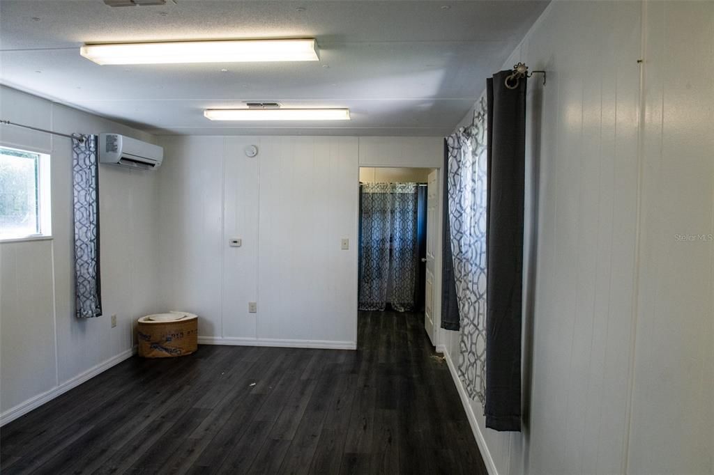 For Sale: $135,000 (2 beds, 1 baths, 784 Square Feet)