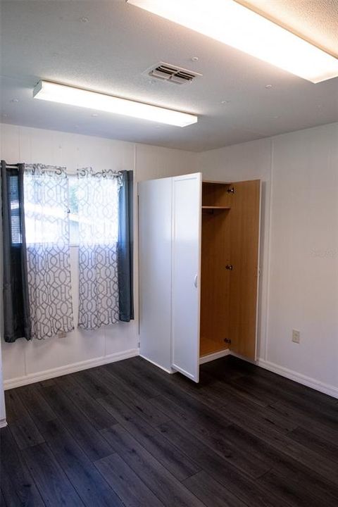 For Sale: $135,000 (2 beds, 1 baths, 784 Square Feet)