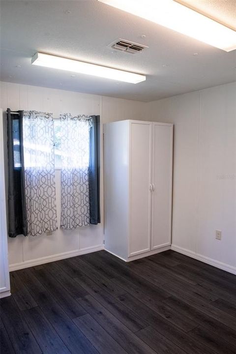 For Sale: $135,000 (2 beds, 1 baths, 784 Square Feet)