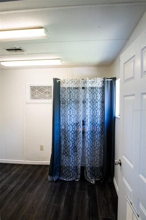 For Sale: $135,000 (2 beds, 1 baths, 784 Square Feet)