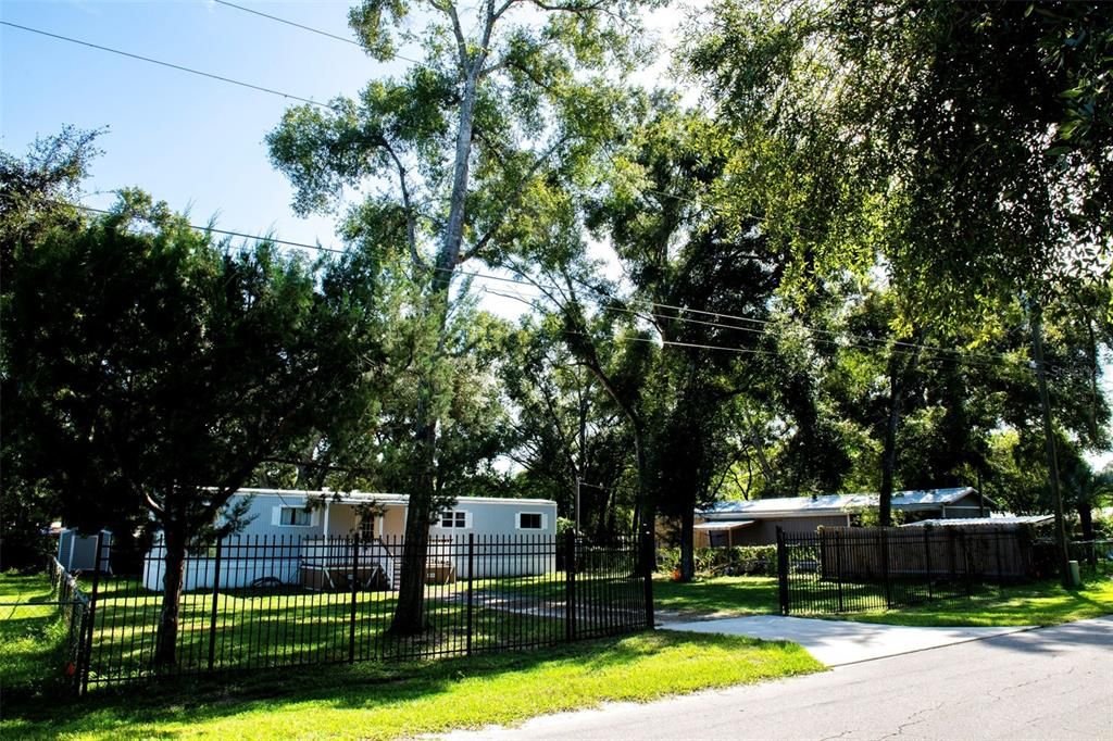 For Sale: $135,000 (2 beds, 1 baths, 784 Square Feet)