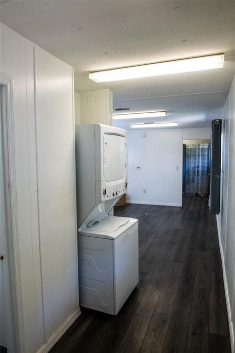 For Sale: $135,000 (2 beds, 1 baths, 784 Square Feet)