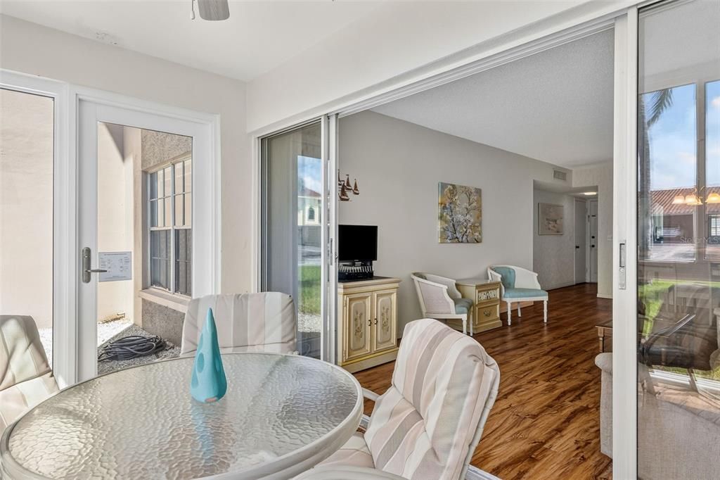 For Sale: $169,900 (1 beds, 1 baths, 815 Square Feet)