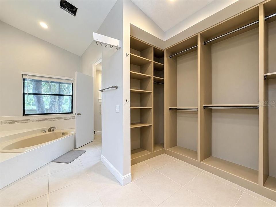 En Venta: $500,000 (3 camas, 2 baños, 2181 Pies cuadrados)