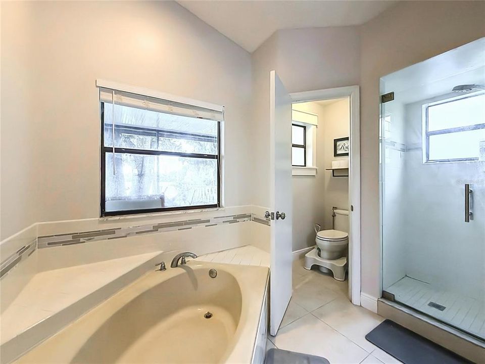 En Venta: $500,000 (3 camas, 2 baños, 2181 Pies cuadrados)