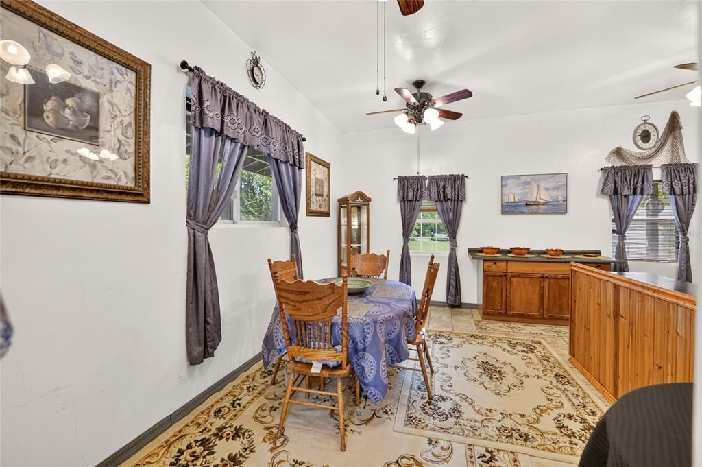 На продажу: $465,000 (2 спален, 2 ванн, 1838 Квадратных фут)