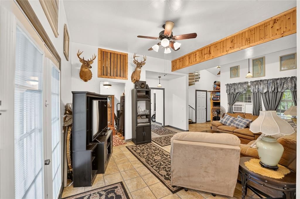 На продажу: $465,000 (2 спален, 2 ванн, 1838 Квадратных фут)