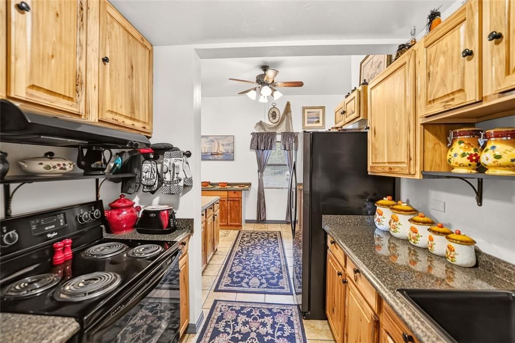 На продажу: $465,000 (2 спален, 2 ванн, 1838 Квадратных фут)
