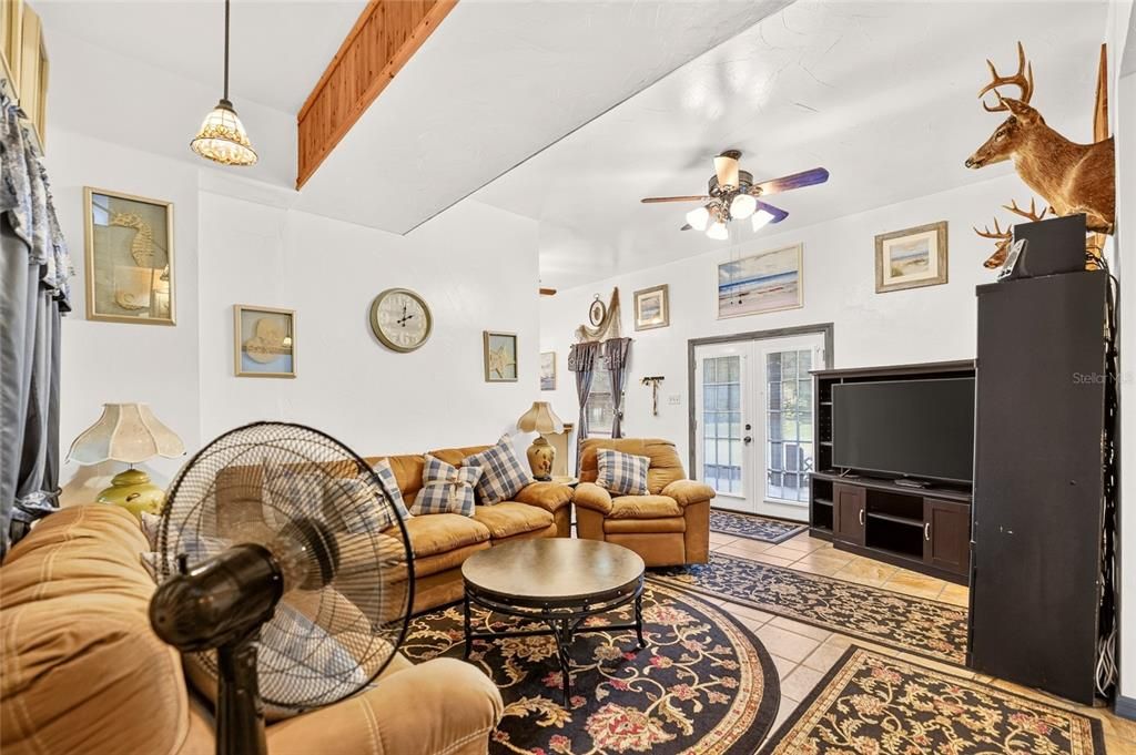 На продажу: $465,000 (2 спален, 2 ванн, 1838 Квадратных фут)
