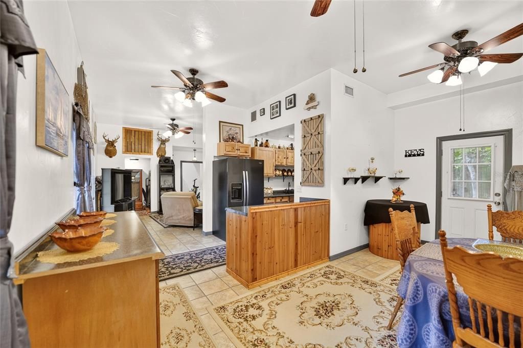 На продажу: $465,000 (2 спален, 2 ванн, 1838 Квадратных фут)
