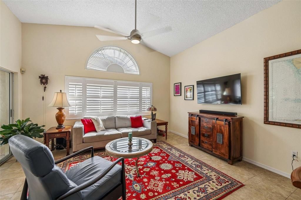 En Venta: $257,900 (2 camas, 2 baños, 1067 Pies cuadrados)