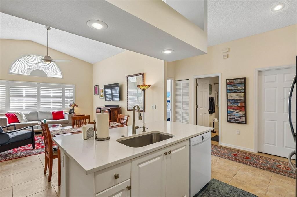 En Venta: $257,900 (2 camas, 2 baños, 1067 Pies cuadrados)