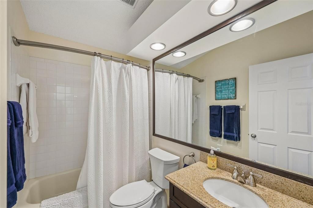 En Venta: $257,900 (2 camas, 2 baños, 1067 Pies cuadrados)