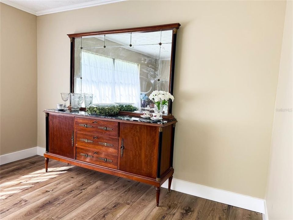 For Sale: $399,000 (3 beds, 2 baths, 1852 Square Feet)