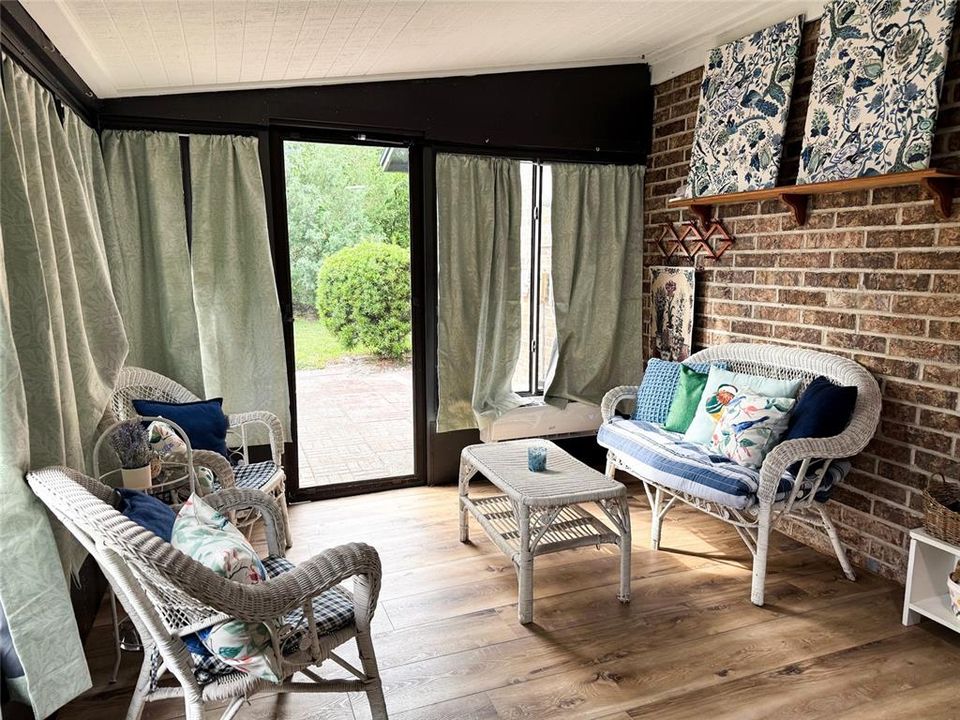 For Sale: $399,000 (3 beds, 2 baths, 1852 Square Feet)