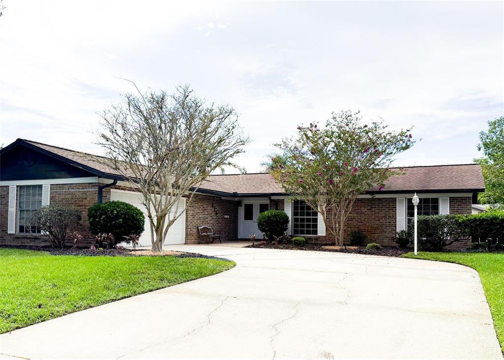 For Sale: $399,000 (3 beds, 2 baths, 1852 Square Feet)
