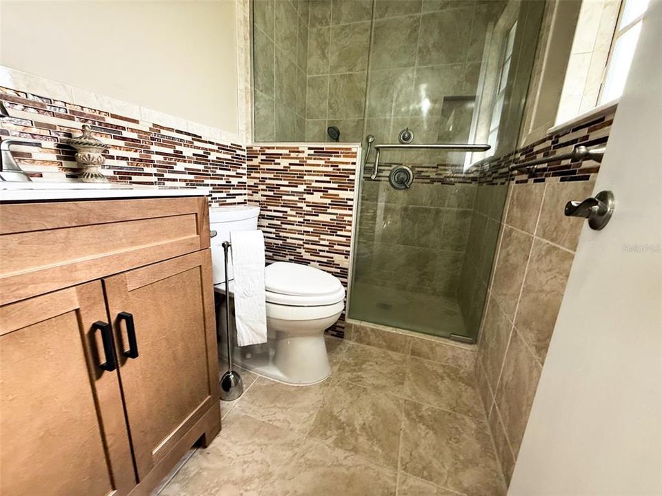 For Sale: $399,000 (3 beds, 2 baths, 1852 Square Feet)
