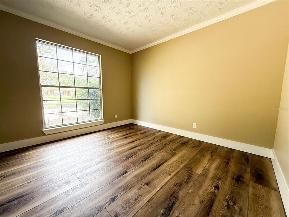 For Sale: $399,000 (3 beds, 2 baths, 1852 Square Feet)