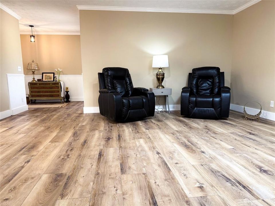For Sale: $399,000 (3 beds, 2 baths, 1852 Square Feet)