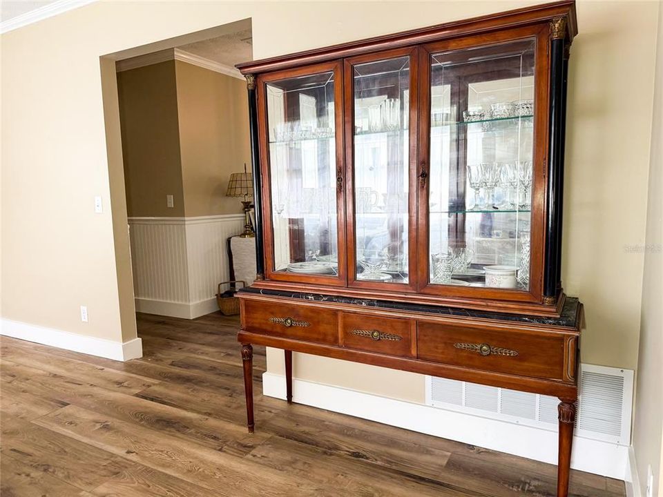 For Sale: $399,000 (3 beds, 2 baths, 1852 Square Feet)