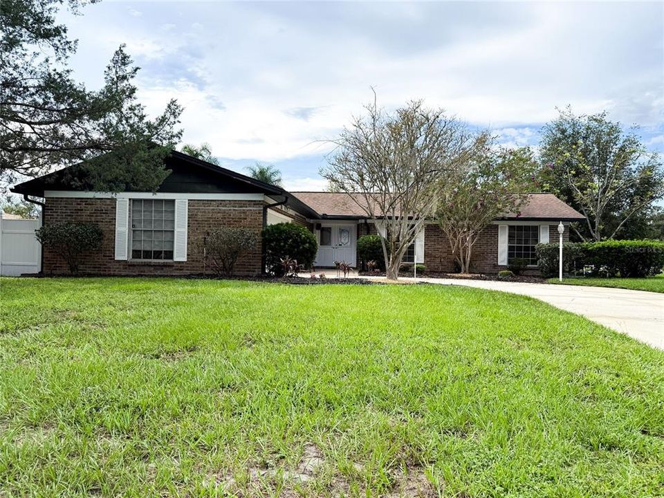 For Sale: $399,000 (3 beds, 2 baths, 1852 Square Feet)