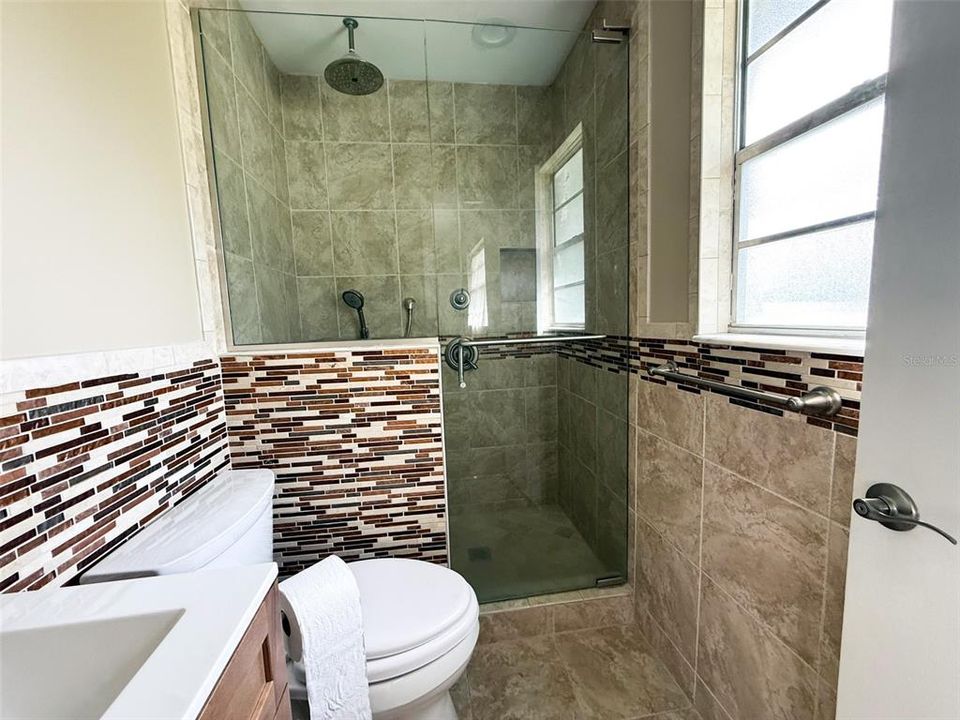 For Sale: $399,000 (3 beds, 2 baths, 1852 Square Feet)
