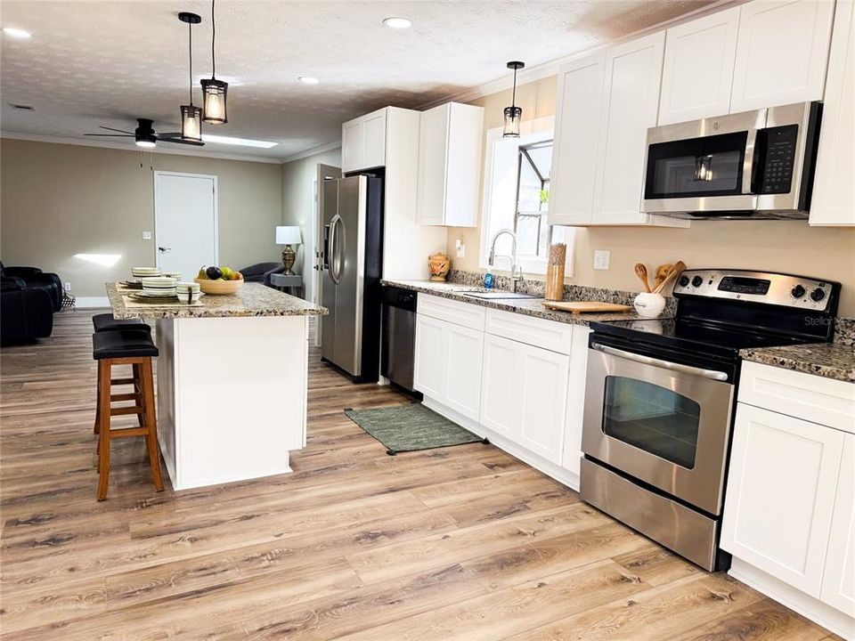 For Sale: $399,000 (3 beds, 2 baths, 1852 Square Feet)