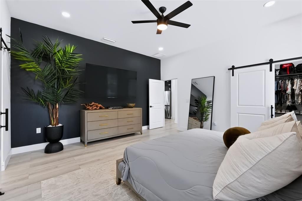 For Sale: $709,900 (4 beds, 2 baths, 1937 Square Feet)