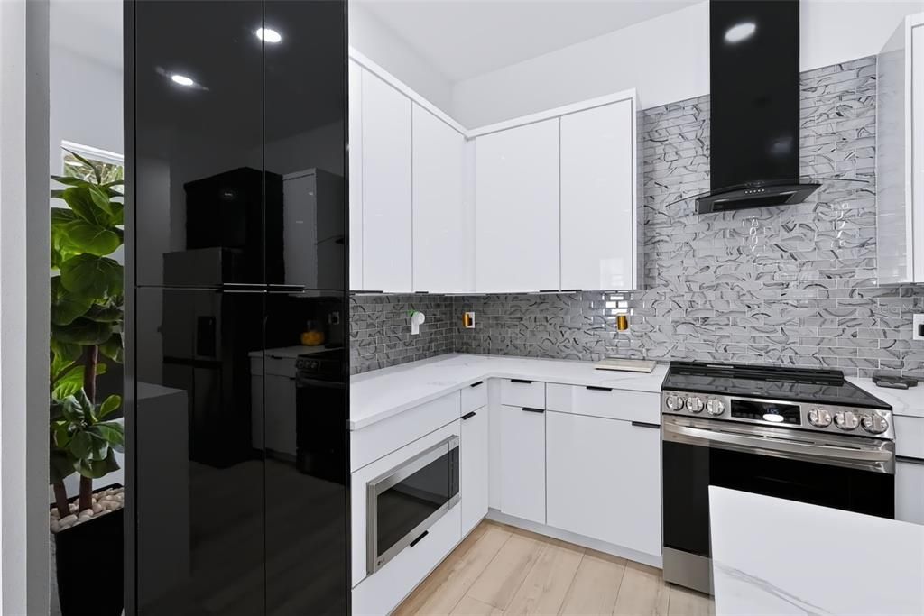 For Sale: $709,900 (4 beds, 2 baths, 1937 Square Feet)